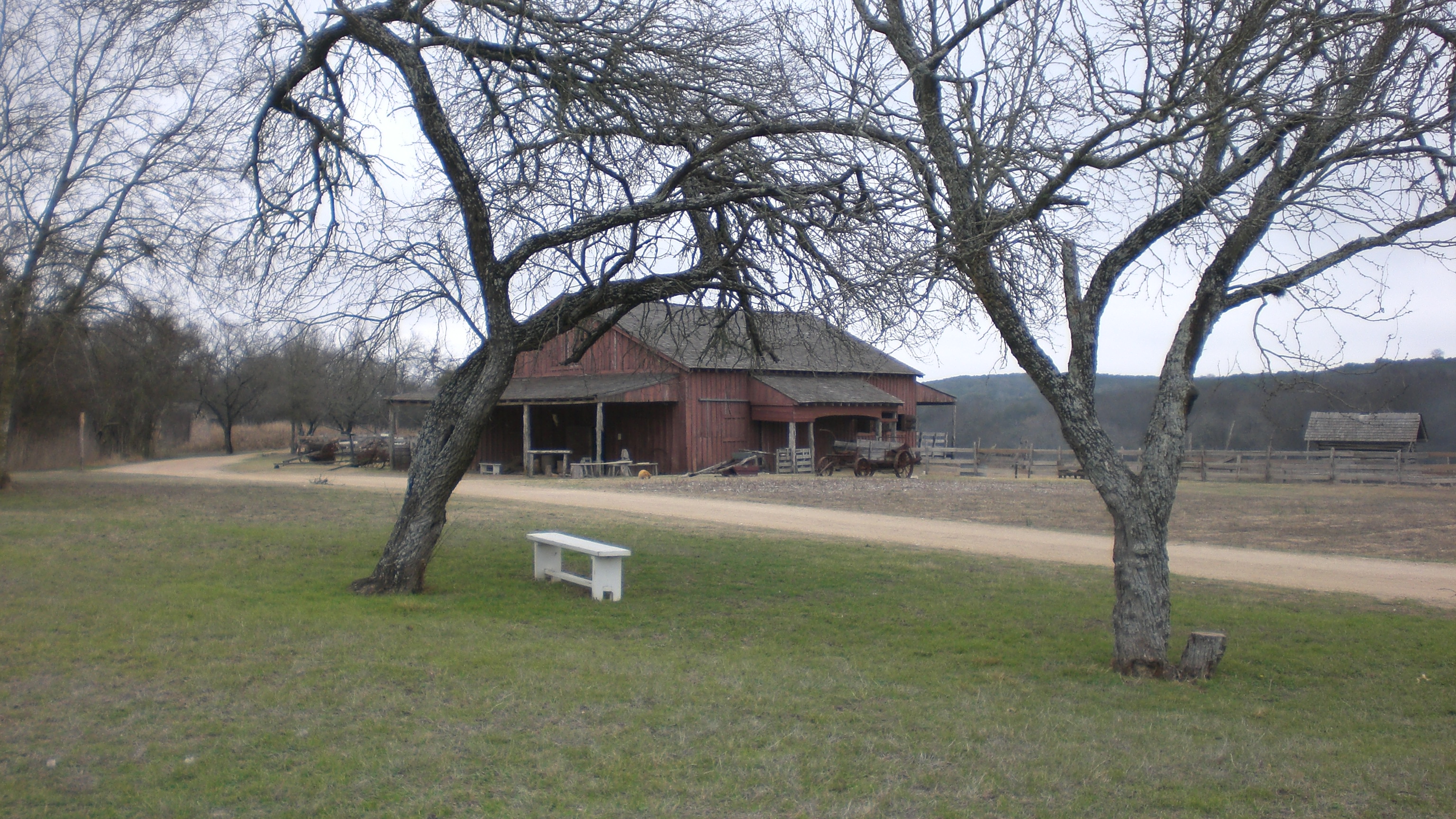 Pioneer_Farms/barn.JPG