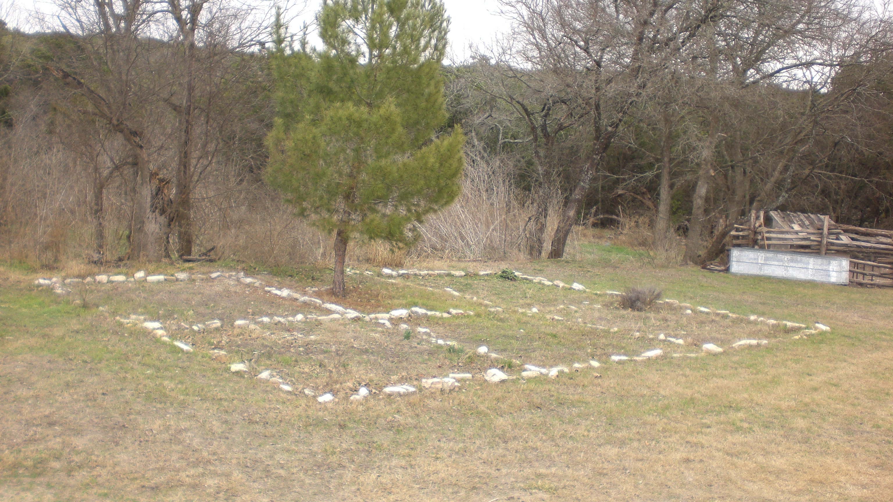 Pioneer_Farms/dogtrot_garden.JPG
